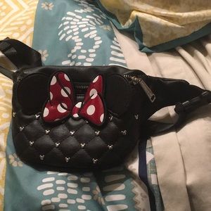 Loungefly Minnie Mouse hip pack NWOT and Firm